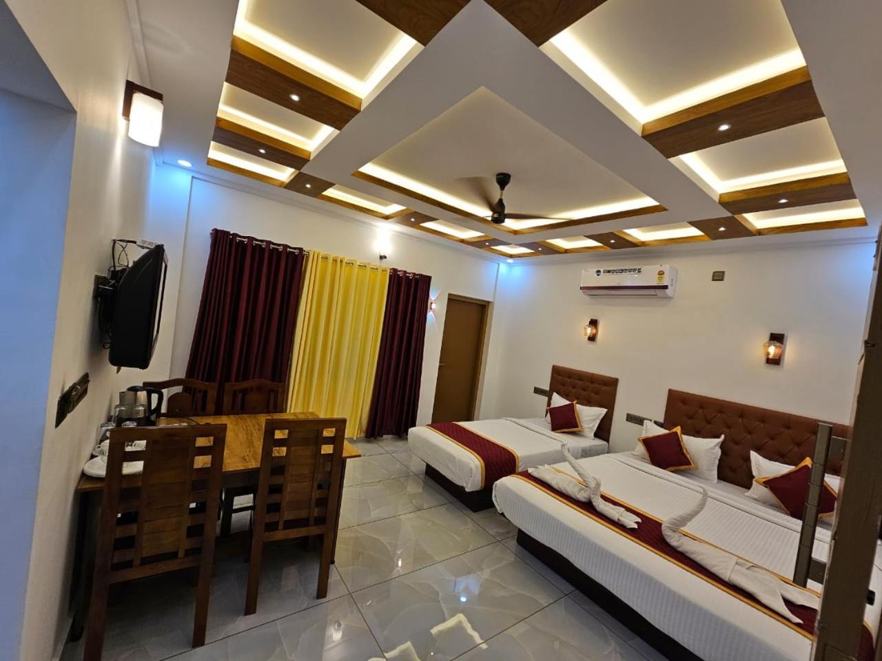 Marina Suites Airport Hotel Kochi Exterior photo